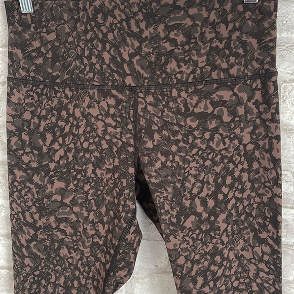 Lululemon Leggings Animal Print Sz Small - Picture 2 of 3
